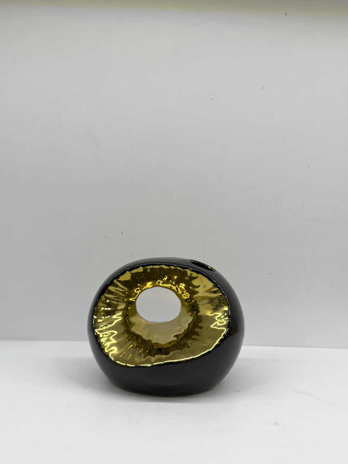 فازة دائرية سوداء (Geode Effect)