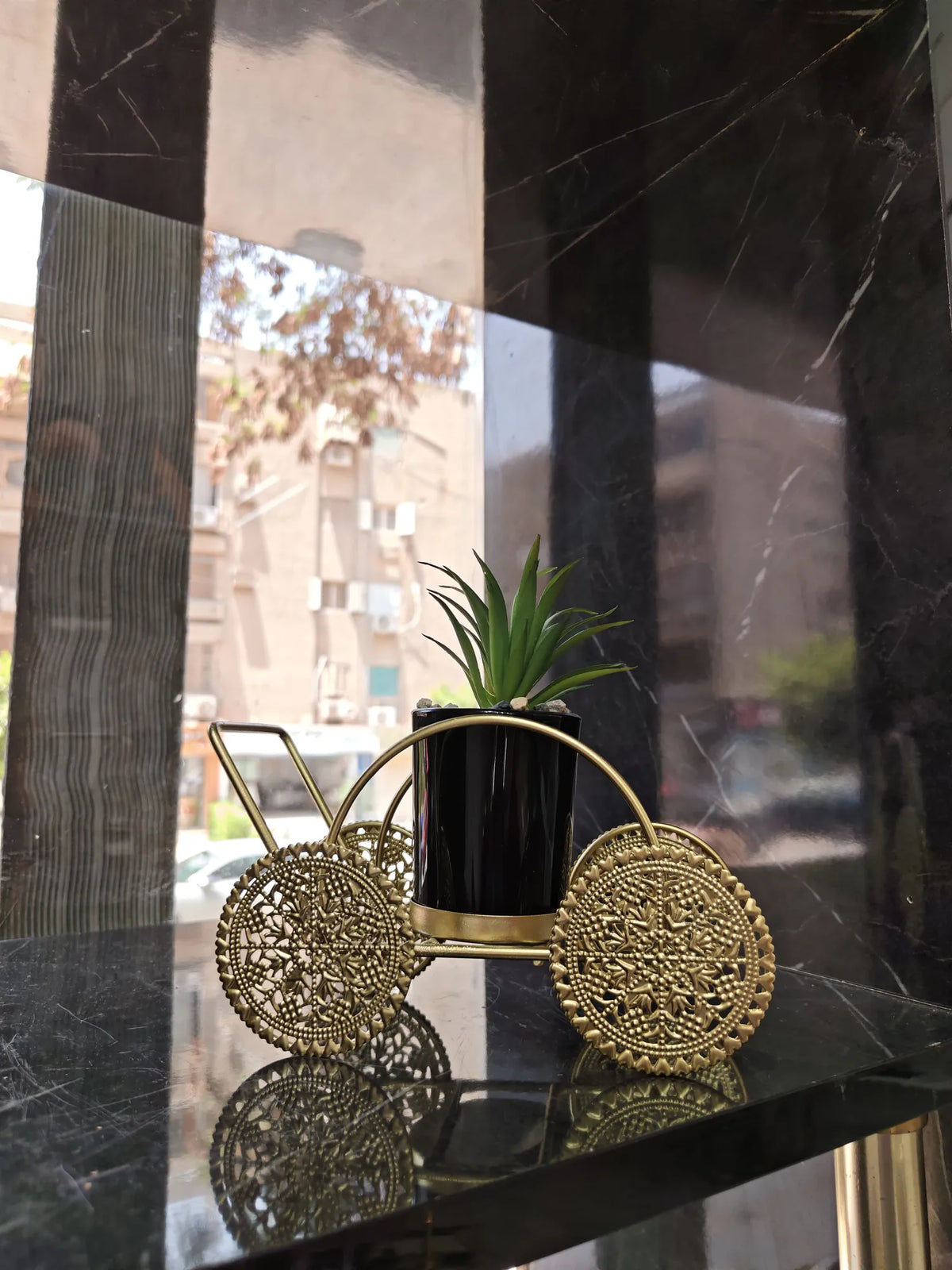 ديكور معدن زرع عربة