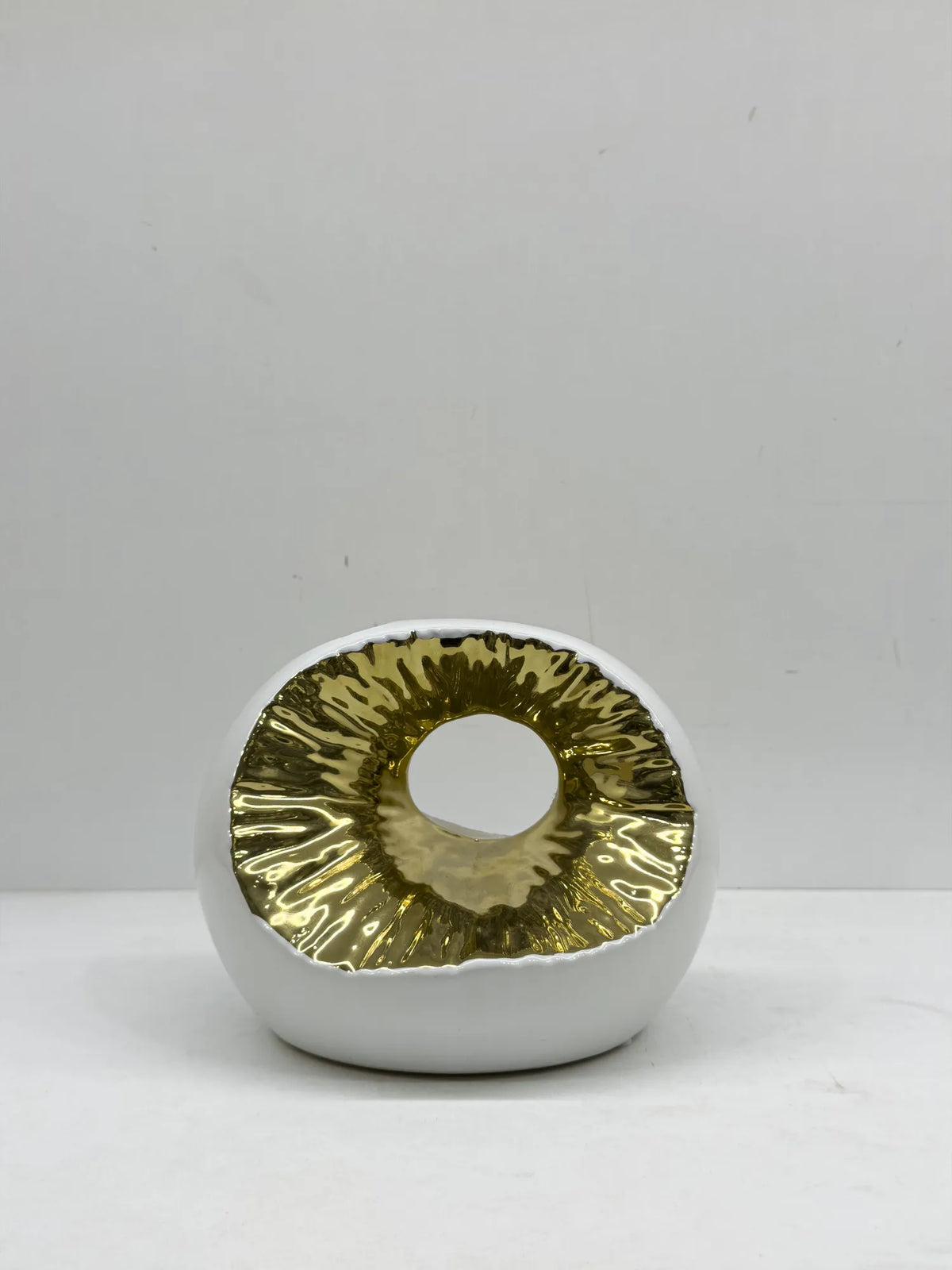 فازة دائرية بيضاء  (Geode Effect)