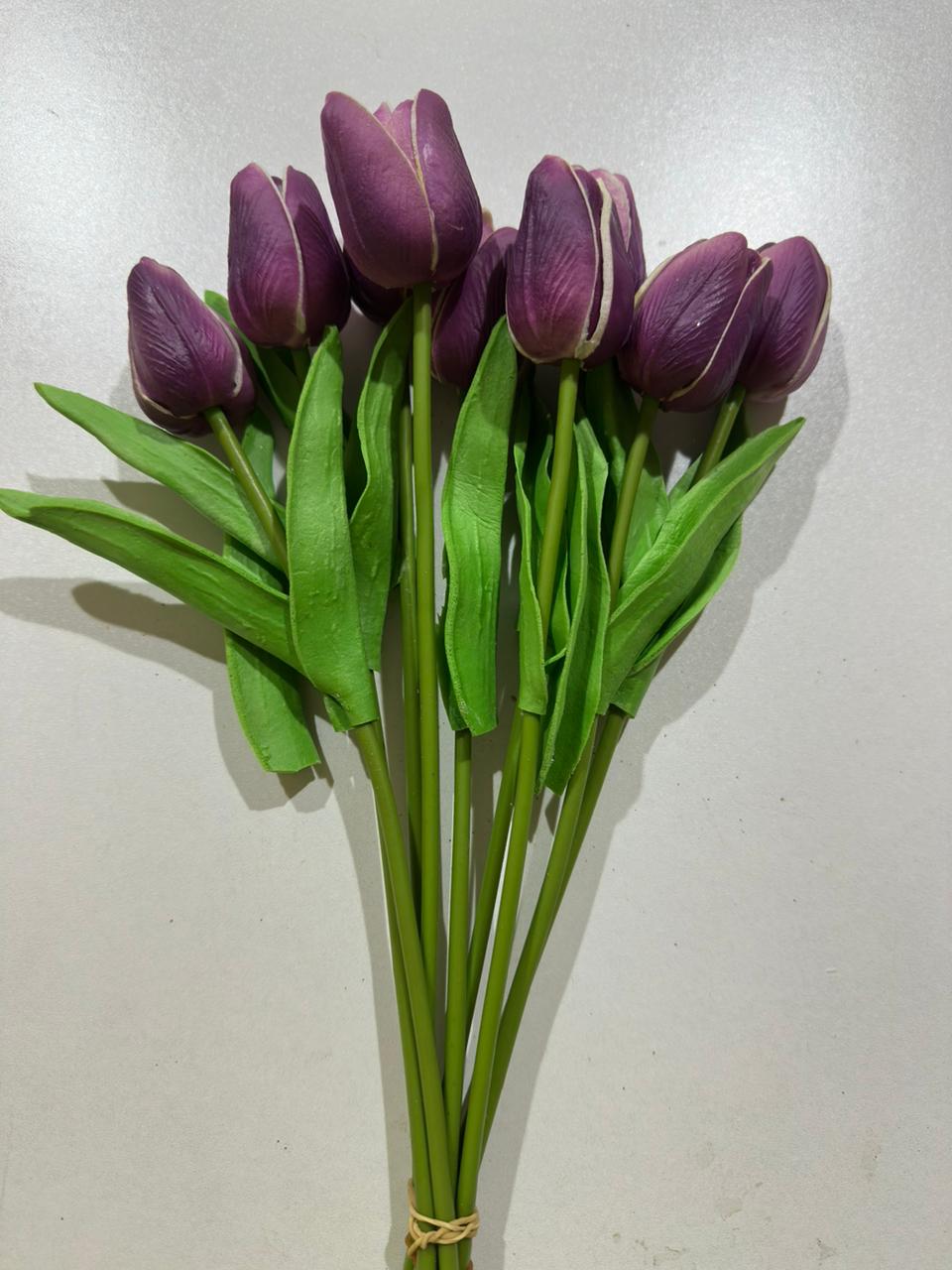 ورود توليب صناعية فاخرة